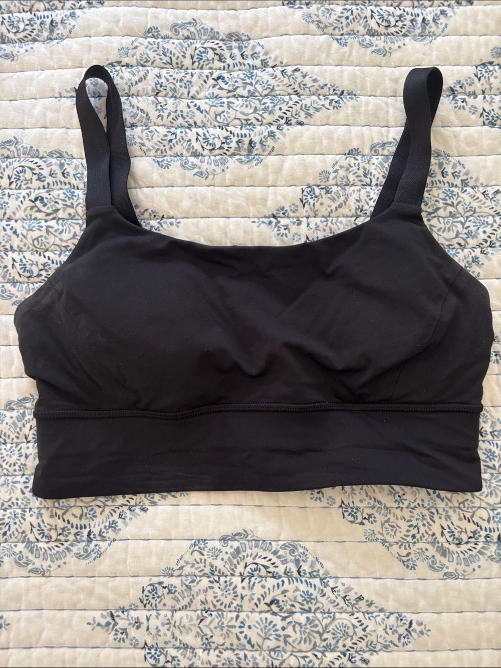Lululemon Black Sports bra. Size 6.